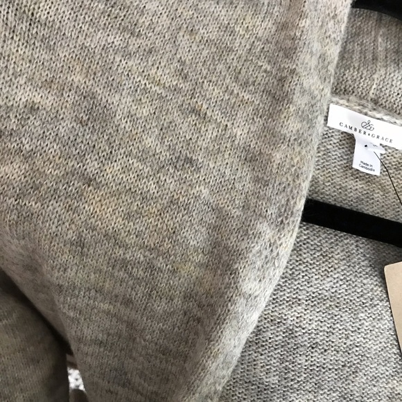 Long cardigan with beautiful lace knit sleeves NWT - Picture 4 of 4